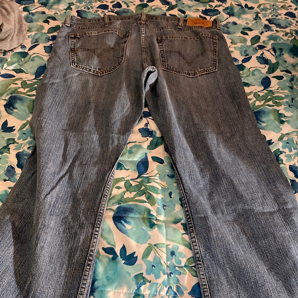 Levis